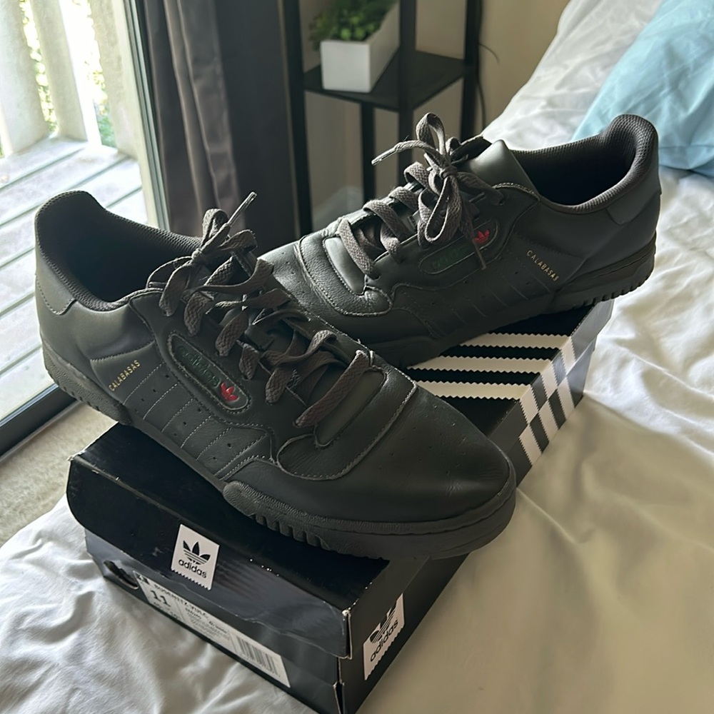 yeezy calabasas powerphase black